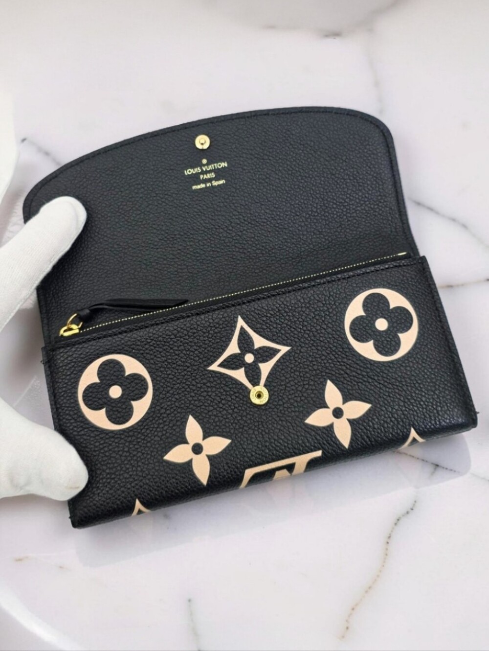 Louis Vuitton Emilie Monogram Empreinte Bicolor Long Wallet - Picture 10 of 16